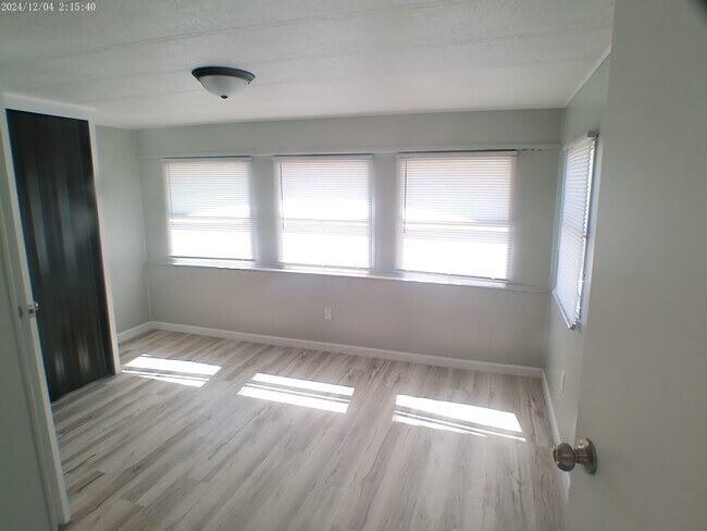 Building Photo - Centralia Estates