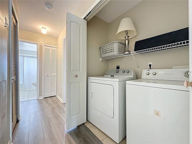 Building Photo - 8716 Rain Forest Pl