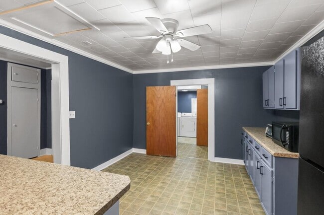 Building Photo - 414 Cambridge St