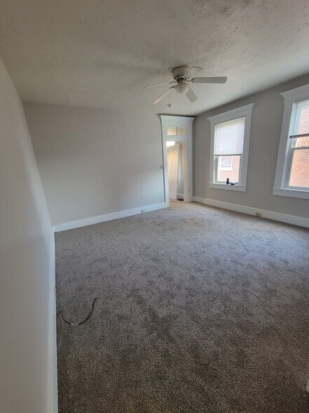 Building Photo - 224 6th Ave