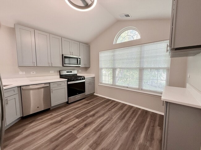 Building Photo - 1623 Camberley Ct