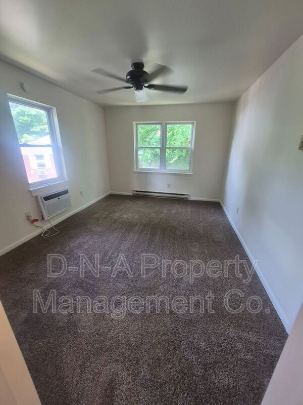 Building Photo - 404 Woodcliff Ave
