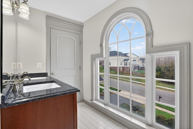 Building Photo - 43286 Canal Creek Pl