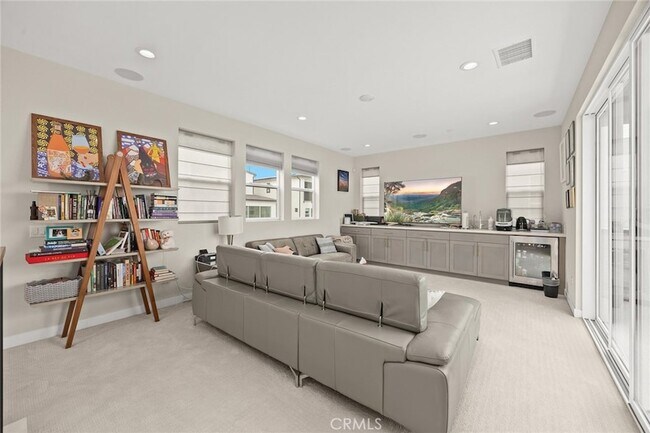 Building Photo - 478 Sycamore Dr