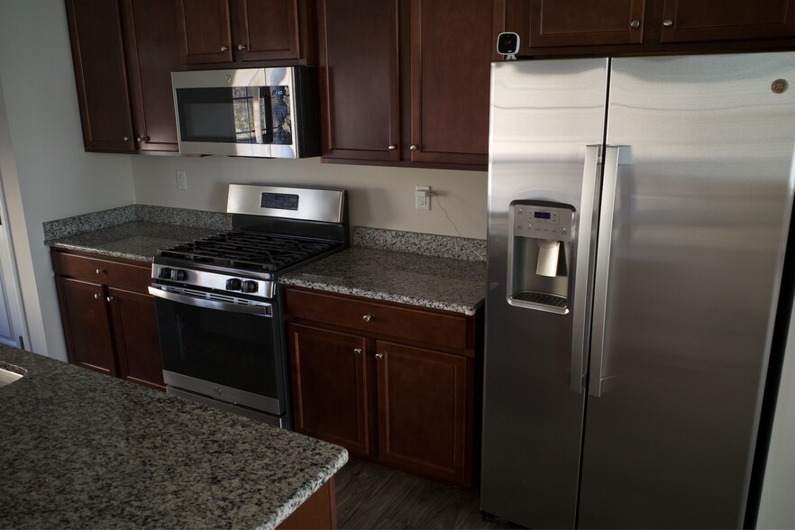 Kitchen - 107 Brier Summit Pl