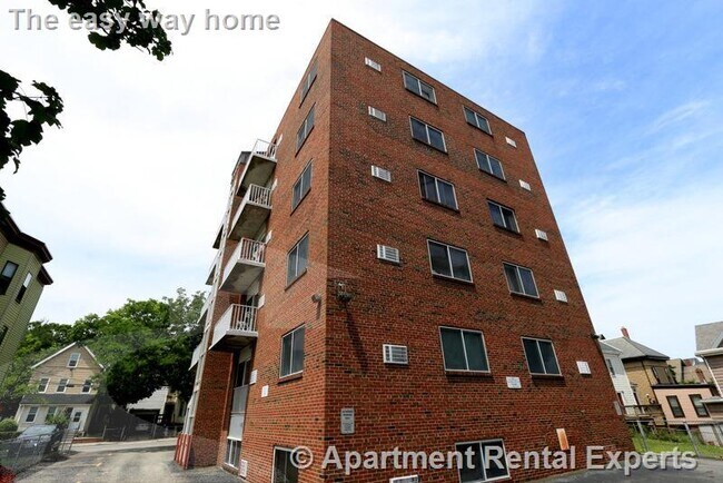 Primary Photo - 70 Park St