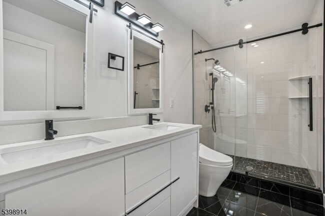 Building Photo - 30 Hemlock Terrace