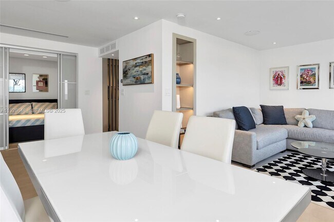 Building Photo - 325 Ocean Dr