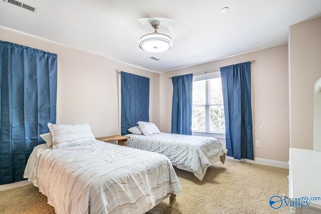 Building Photo - 111 Golden Rod Ln