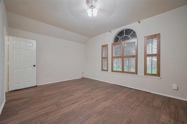 Building Photo - 23035 Canal Rd