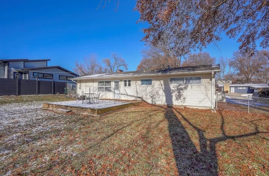 Building Photo - 6901 W 78th Ter