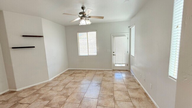 Building Photo - Modern comfort in Del Rey Estates