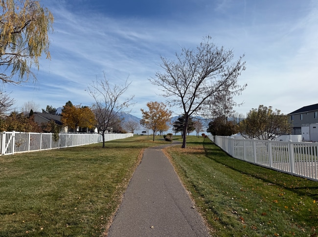 Building Photo - Beautiful 5-Bedroom Home in Saratoga Springs, UT