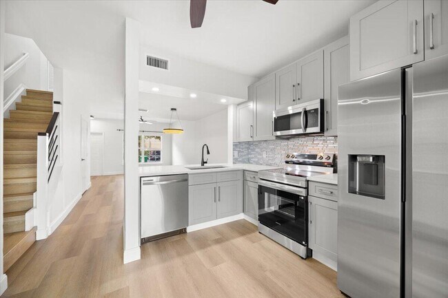 Building Photo - 3124 SW 49th St