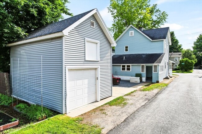 Beautifully Maintained - 107 Clinton St