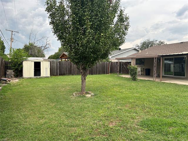 Building Photo - 517 N Holiday Dr