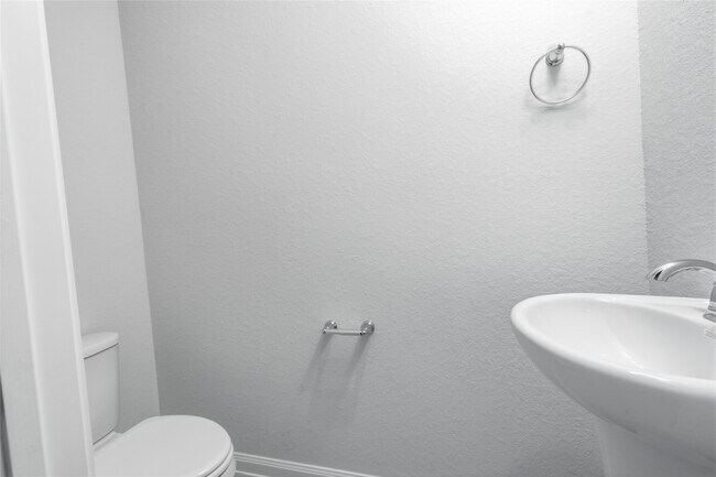 Building Photo - 7302 Toluca Dr