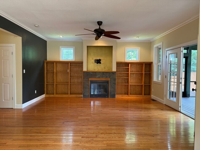 Building Photo - West AVL - Truly Special Custom Build!