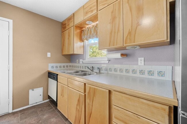 Building Photo - 16710 Whitebrush Loop