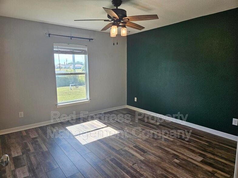 Building Photo - 1200 NW 15th Terrace