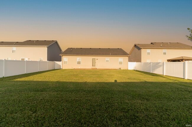 Building Photo - 8838 Hedgewood Ct