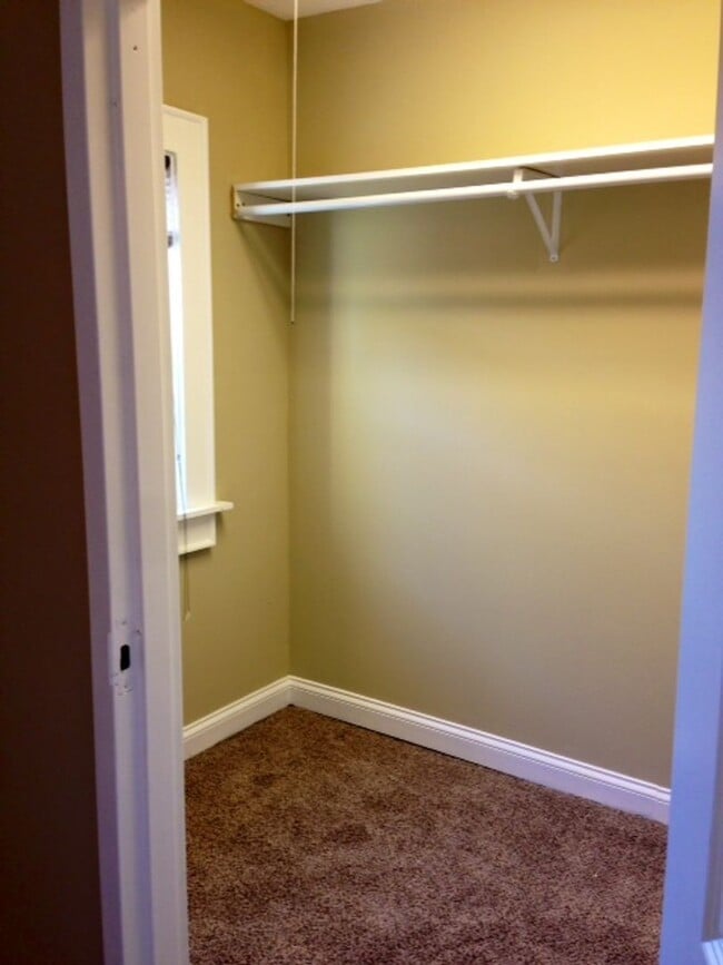 Building Photo - 1663 N Pearl St