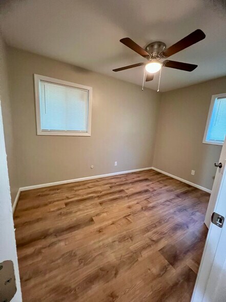 Building Photo - 1705 Floyd Rd