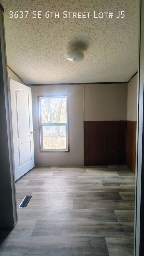 Building Photo - 3637 SE 6th St