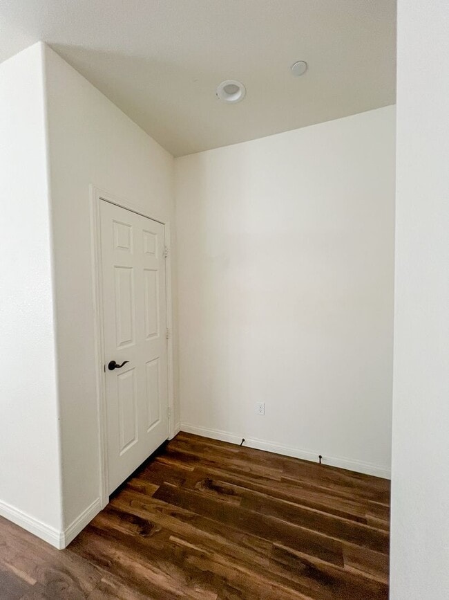 Building Photo - 29 Palms Home with Solar