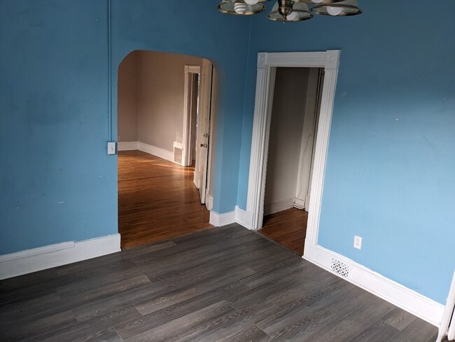 Building Photo - 2317 Harriet Avenue