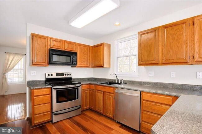 Building Photo - 8580 Dark Hawk Cir