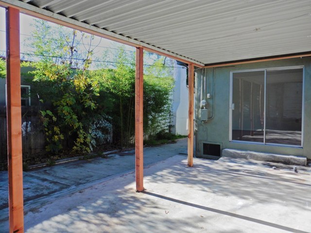 Redwood posts - 3829 Glenfeliz Boulevard