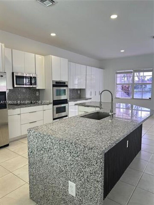 Building Photo - 11388 NW 68th St