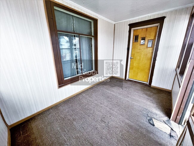 Building Photo - 517 N Duff St