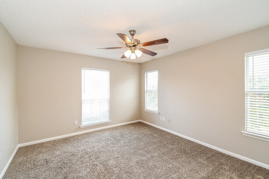 Building Photo - 187 Nadia Michelle Ct S