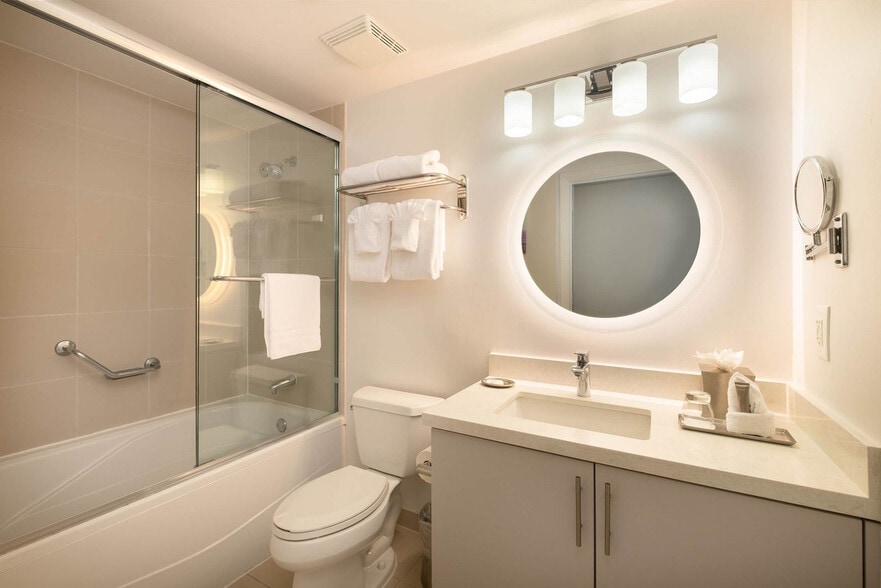 Building Photo - 2889 McFarlane Rd