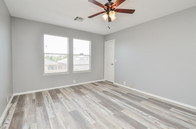 Building Photo - 20131 Larkspur Landing