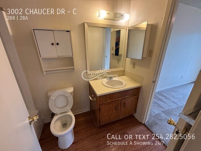 Building Photo - 3002 Chaucer Dr