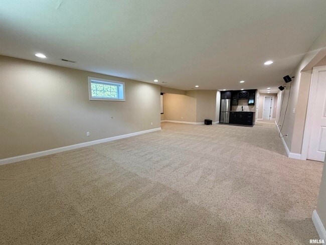 Building Photo - 1805 Blue Stone Dr