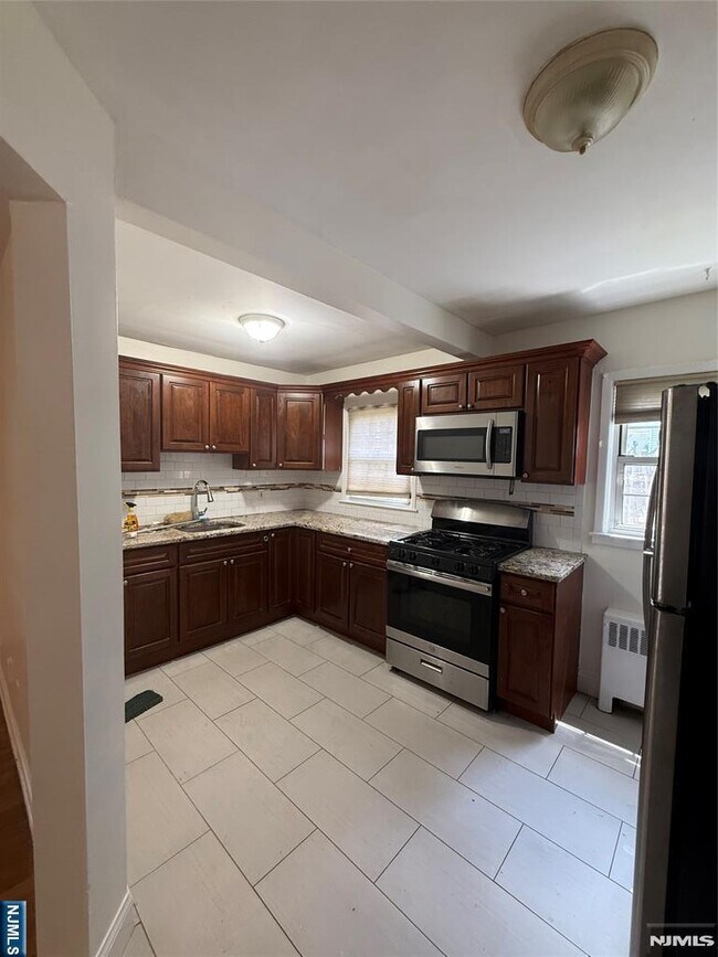 Building Photo - 171-183-183 Fort Lee Rd
