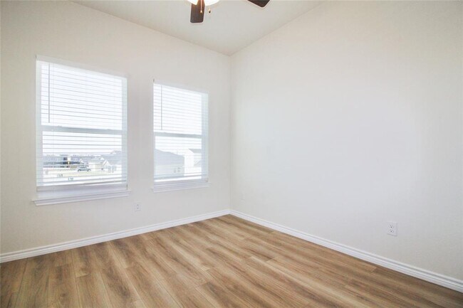 Building Photo - 514 War Admiral Dr