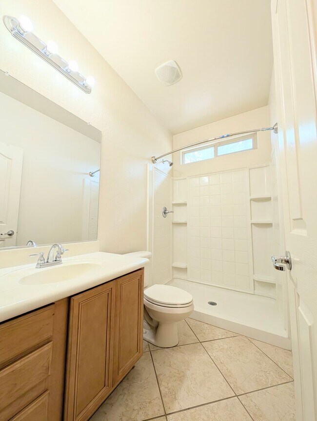 Building Photo - AVAILABLE NOW IN GREAT CHANDLER LOCATION!!!