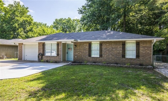 Building Photo - 1018 N Lonnie Ave