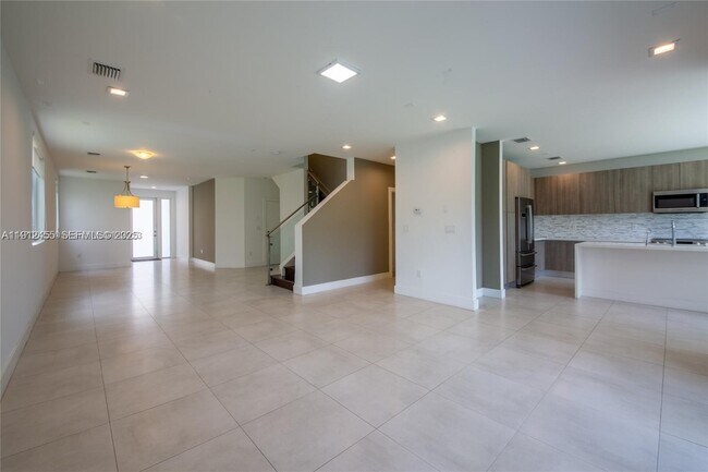 Building Photo - 6839 NW 103rd Ave