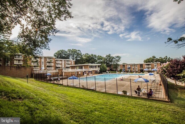 Building Photo - 2612 Fort Farnsworth Rd