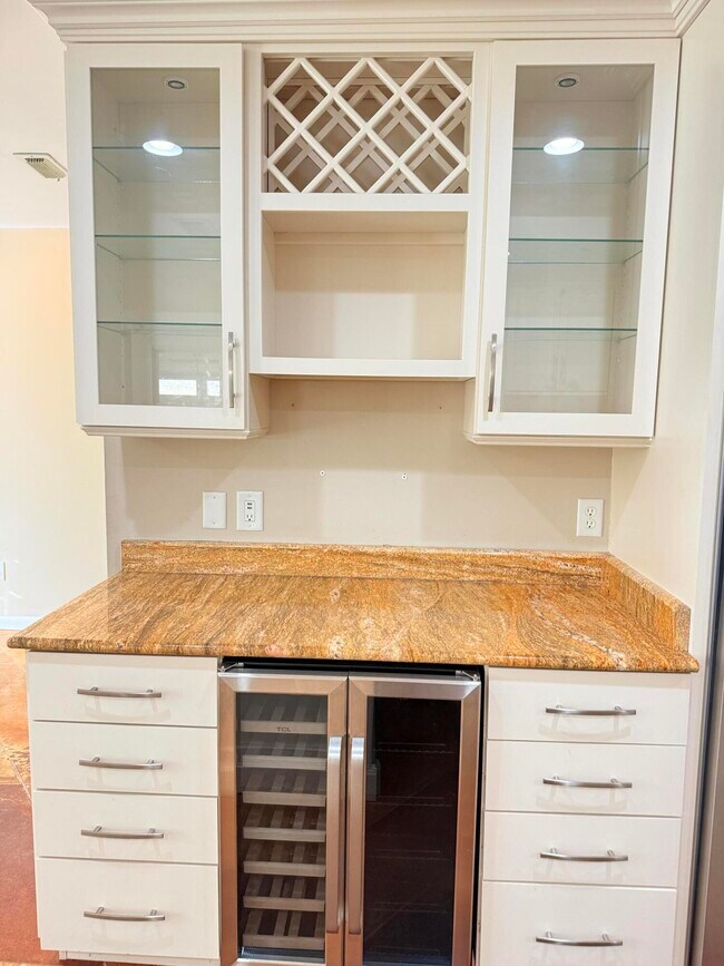 Building Photo - 255 Ridge Lake Rd