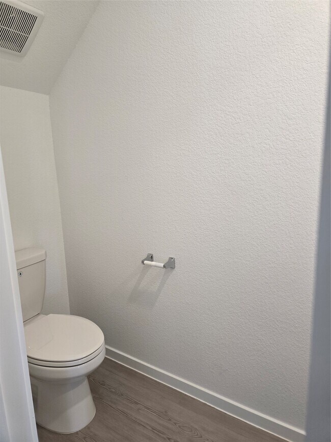 Building Photo - 25560 Blossom Ct