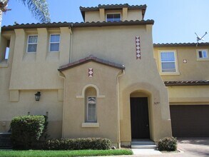 Building Photo - Calvera HIlls 2 bedroom 2 bath plus den To...
