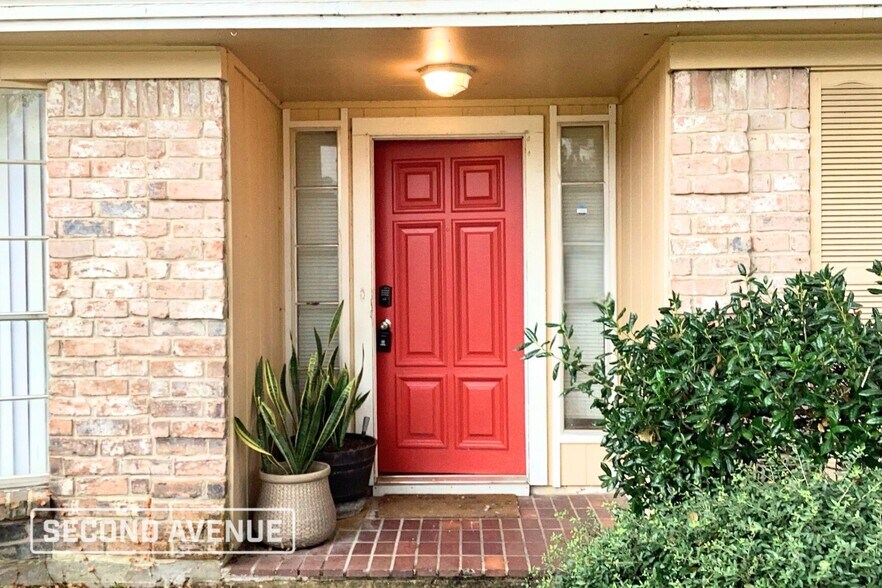 Building Photo - 12115 Creekhurst Dr