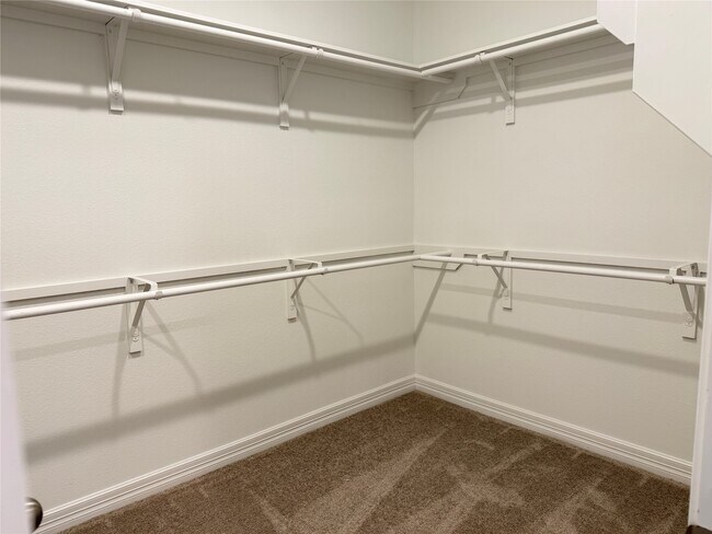 Building Photo - 32011 Sweet Pea Mdw Dr